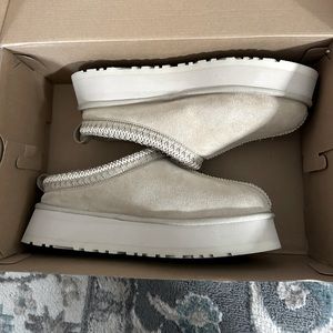 Ugg Platform Tasman in mustard seed